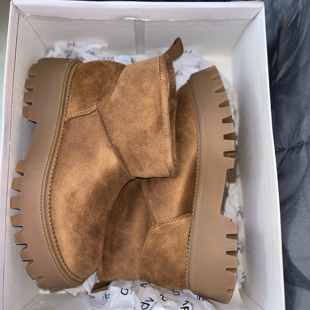 DV by Dolce Vita Tan Ankle Boots